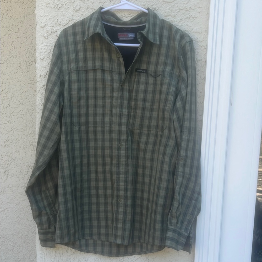 Wrangler Outdoor Green Plaid Button Up Lightweight Trail Shirt Men's Size M